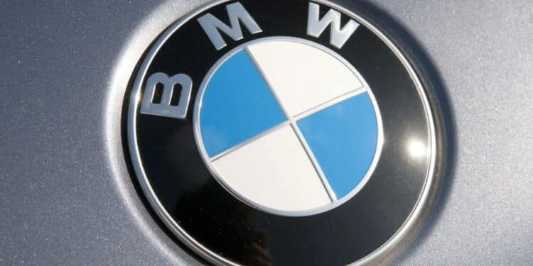Modelo 2026 da BMW com mais de 700 cavalos e 6 cilindros além de versão elétrica