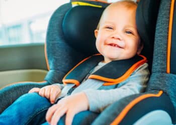 Todo o motorista precisa estar atento a atualização da lei da cadeirinha!