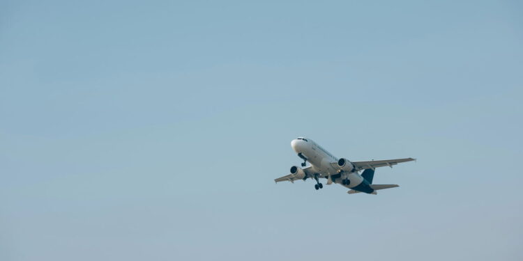 Avião - Créditos: depositphotos.com / DmitriyAnaniev