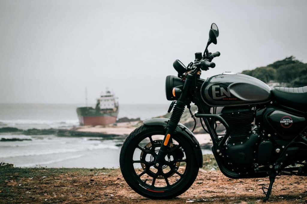 Royal Enfield traz novidades na Hunter 350 e homenageia o Brasil!