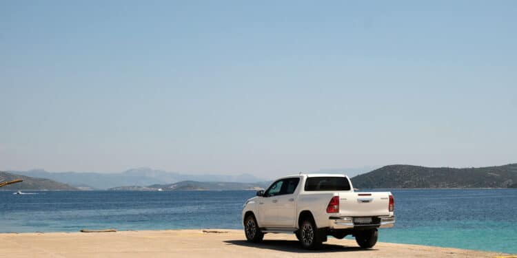Brasil está prestes a receber a nova Toyota Hilux híbrida após lançamento na Argentina