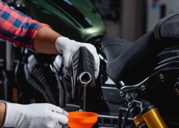 Sempre confira se essa peça da moto está em bom estado para evitar mais gastos e acidentes