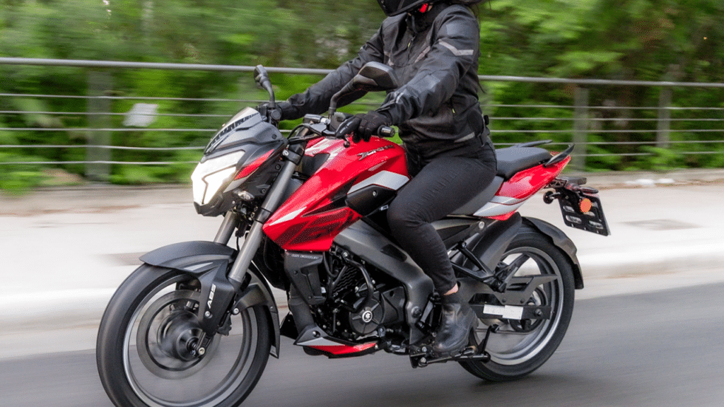 Bajaj Dominar NS 160 - Foto: Divulgação/Bajaj