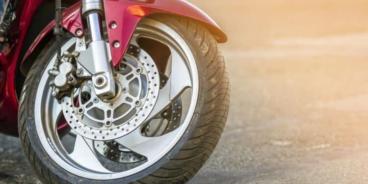 Erro comum de motociclistas está causando apreensão das motos e suspensão do direito de dirigir