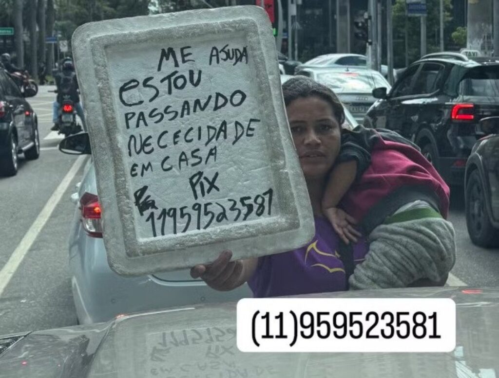 Mulher pede ajuda em rua do Rio de Janeiro - Imagem: Reprodução/ Instagram