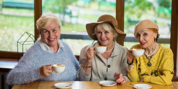 Aposentadoria para mulheres em 2025 exige idade mínima de 62 anos
