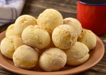5 receitas de pão de queijo fit que são mais leves e tão gostosas quanto o tradicional
