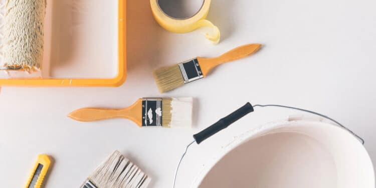 O que fazer com um pincel de tinta seca antiga - Tutorial de reciclagem fácil e rápido!