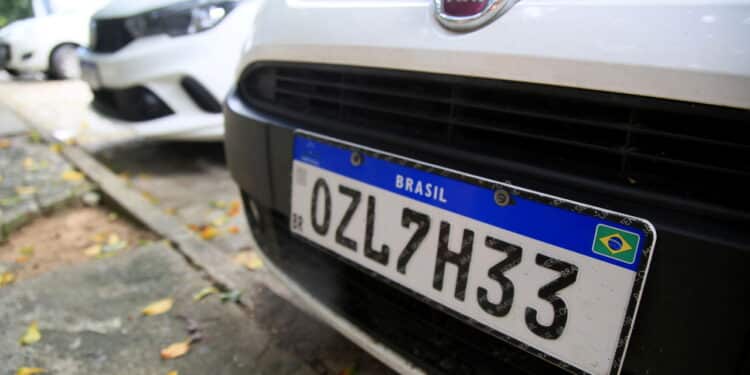 Prazo final para a troca das novas placas Mercosul 2025!