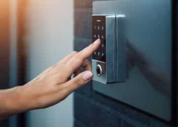 Como usar tecnologia simples para pagar menos na conta de luz