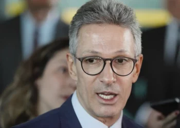 Zema oferece estatais para abater dívida bilionária com a União