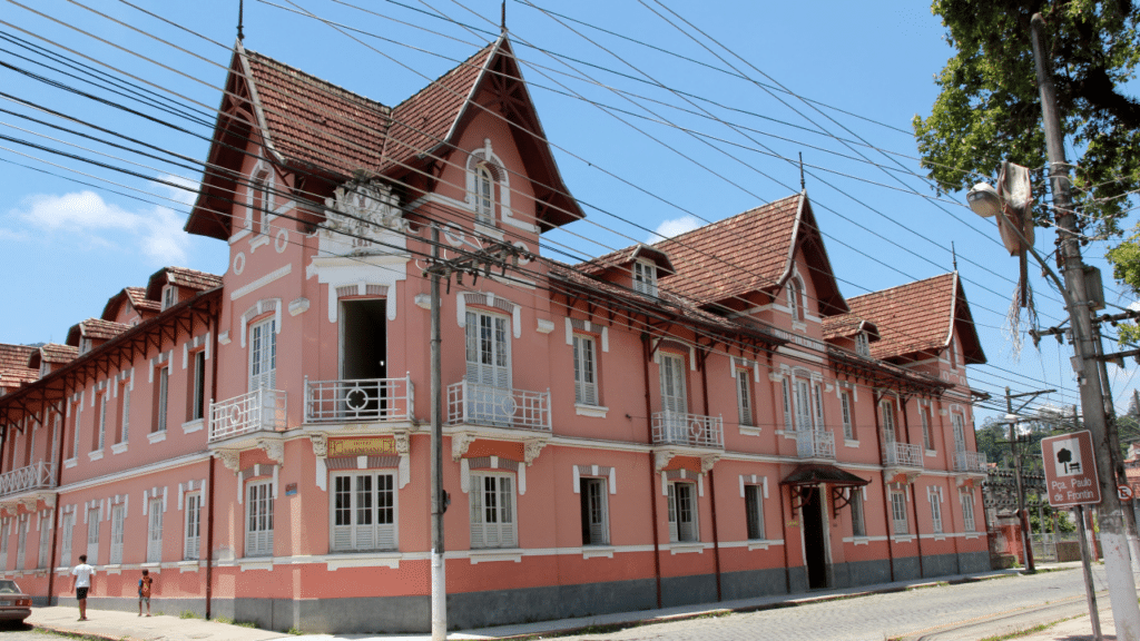 Hotel Valenciano em Valença, RJ - Créditos: Wikimedia Commons