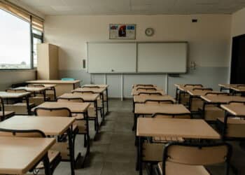 Greve no DF: professores param nesta segunda (2) e escolas públicas são afetadas