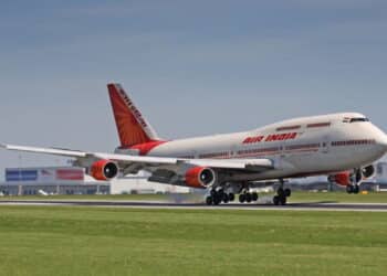 Assento 11A salvou sua vida? Entenda o caso do sobrevivente do acidente aéreo na Índia