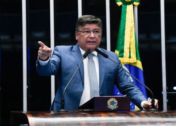 Senador Carlos Viana revela diagnóstico de câncer e confirma que fará cirurgia