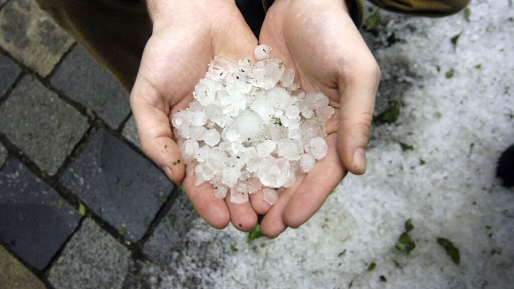RS terá temporais com granizo, raios e ventos fortes