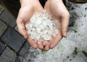 Alerta: mudança brusca no clima começa com granizo e tempestades intensas; veja previsão