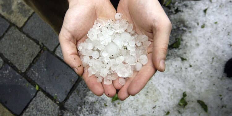 Alerta: mudança brusca no clima começa com granizo e tempestades intensas; veja previsão