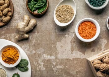 Mais cálcio que o leite: essa semente pouco usada pode mudar sua alimentação; veja benefícios