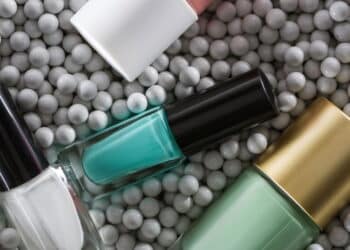 Veja as cores de esmalte sofisticadas que estão conquistando as mulheres em 2025