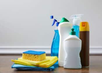 O erro doméstico que pode matar: veja os produtos de limpeza que você não deve misturar