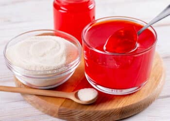 Gelatina rica em proteínas: veja a receita simples que turbina sua massa muscular