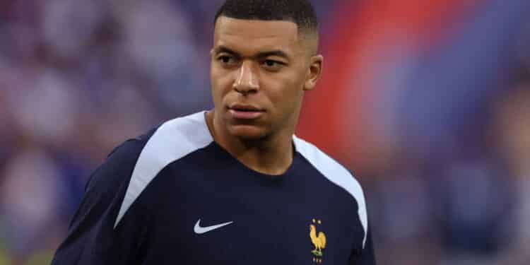 Guerra nos bastidores: Mbappé toma atitude contra o PSG e faz revelação grave; entenda
