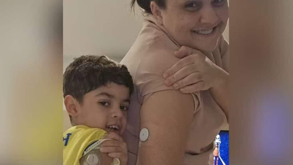 Filho de Marília Mendonça é visto usando sensor e estado de saúde preocupa; entenda