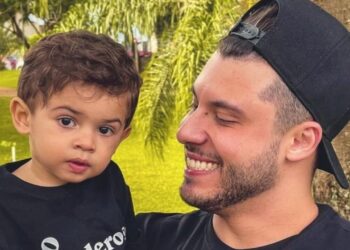 Filho de Marília Mendonça é visto usando sensor e estado de saúde preocupa; entenda