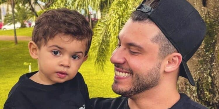 Filho de Marília Mendonça é visto usando sensor e estado de saúde preocupa; entenda