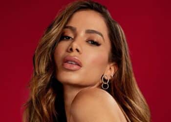 Anitta ressurge irreconhecível após sumiço e choca fãs com 'novo rosto'