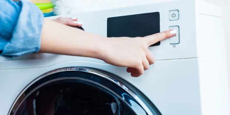 Aviso para quem tem máquina de lavar roupa na tomada da cozinha