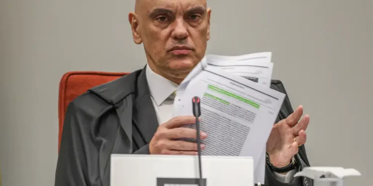 Moraes determina soltura de Gilson Machado e ex-ministro deixa prisão no Recife