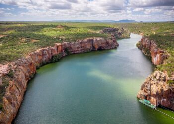 Esse lindo rio cruza o coração do Brasil abastecendo milhões de pessoas, sustentando vidas, culturas e ecossistemas