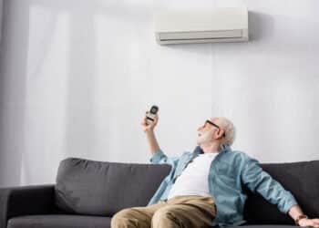 Essa simples mudança na rotina pode cortar sua conta de luz pela metade!