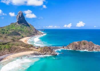 Essa praia escondida no Brasil virou destino de famosos do mundo todo!