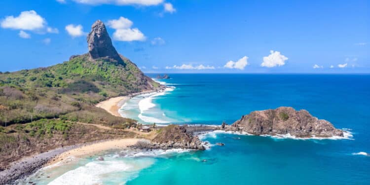 Essa praia escondida no Brasil virou destino de famosos do mundo todo!