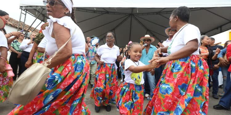 Imagem de festa típica do nordeste - Créditos: depositphotos.com / joasouza