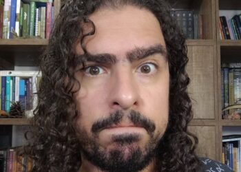 Conheça Pirulla, o divulgador científico que sofreu AVC e está na UTI