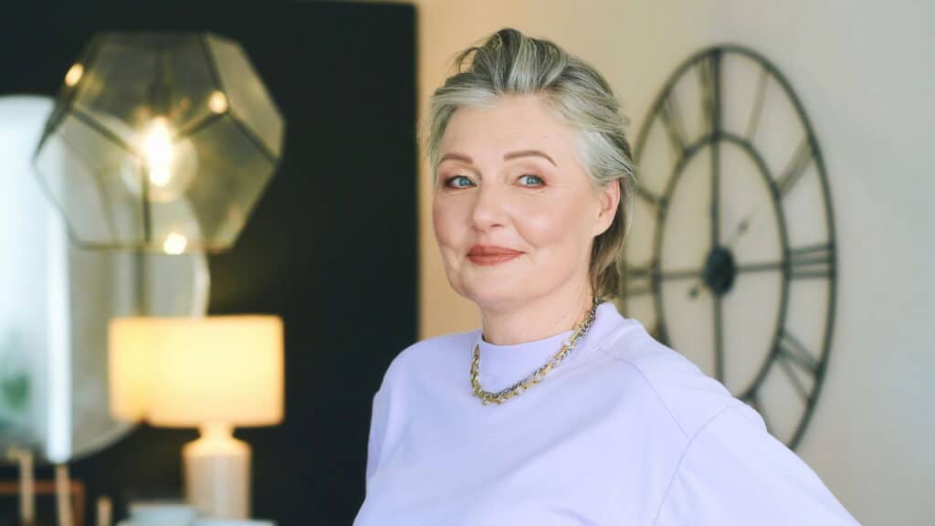 Esse batom que rejuvenesce virou tendência entre mulheres 60+!