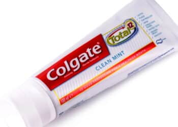 Mais de 1.200 consumidores relatam reação a produto da Colgate