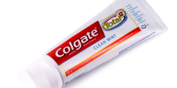 Mais de 1.200 consumidores relatam reação a produto da Colgate