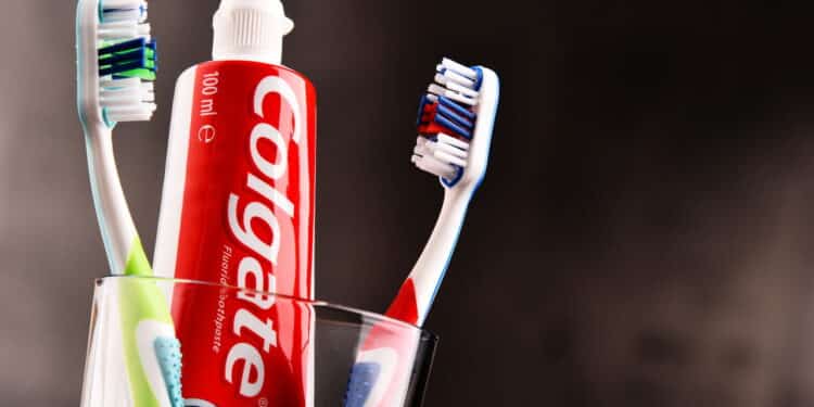 Colgate Total é suspenso após mais de 1.200 queixas à Anvisa!