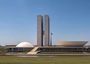 Congresso deve ler pedido de CPI do INSS em sessão conjunta para análise de vetos