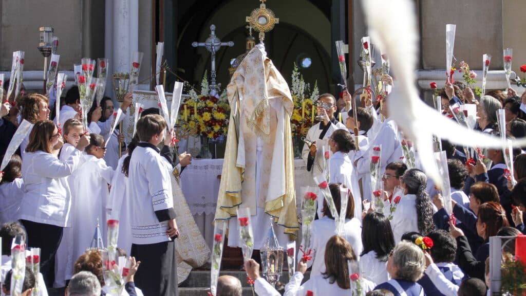 Brasileiros terão folga em junho? Veja se Corpus Christi em 2025 é ponto facultativo ou feriado!