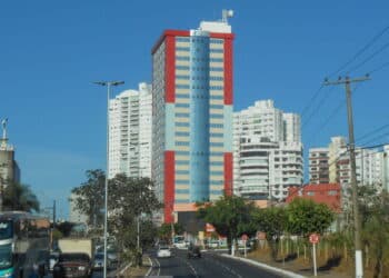 cidade onde o calor passou dos 44 graus e virou notícia no Brasil!