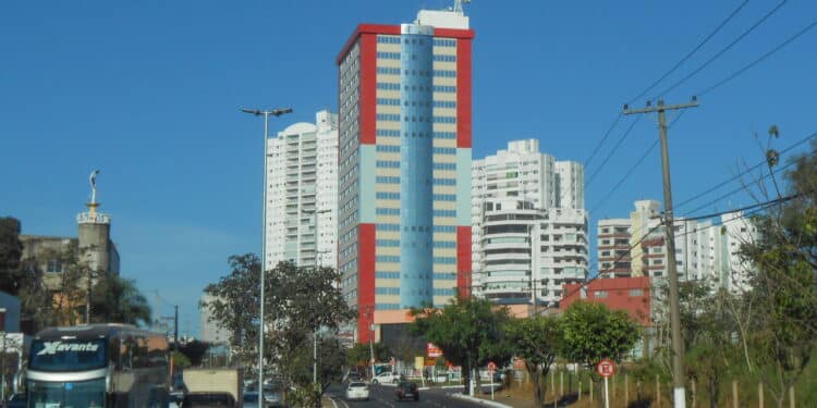 cidade onde o calor passou dos 44 graus e virou notícia no Brasil!