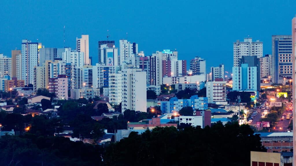 cidade onde o calor passou dos 44 graus e virou notícia no Brasil!