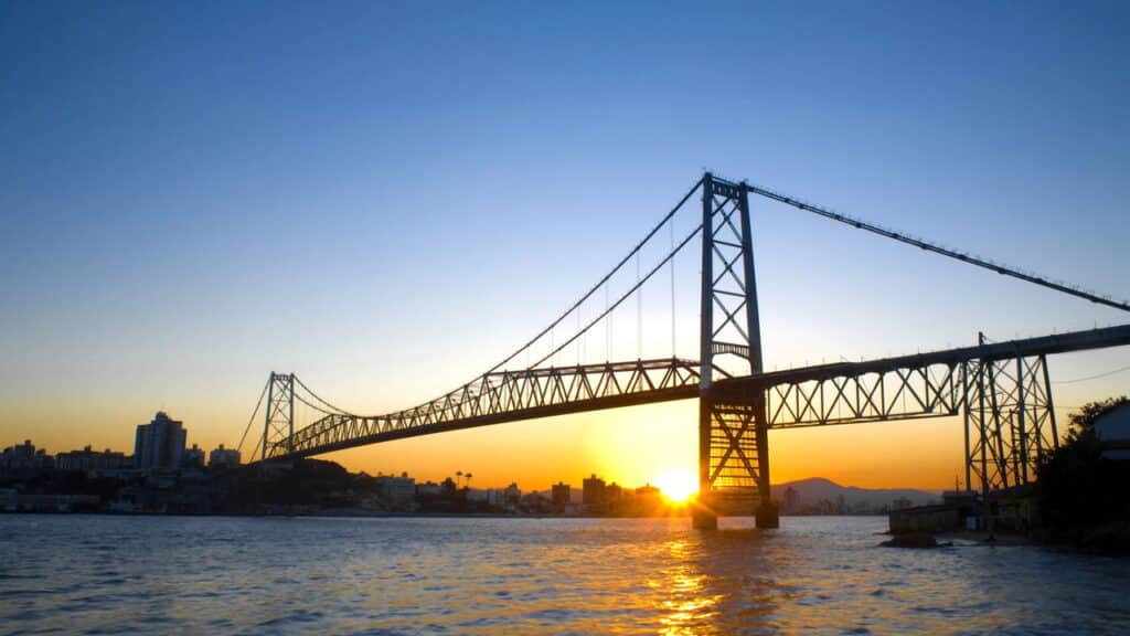 Florianópolis é eleita a cidade mais bonita do Brasil em 2025!