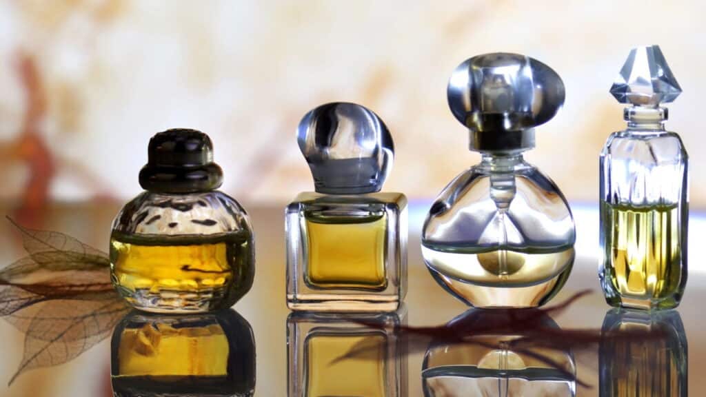 Top 10 perfumes nacionais baratos que fixam o dia inteiro e rivalizam com importados